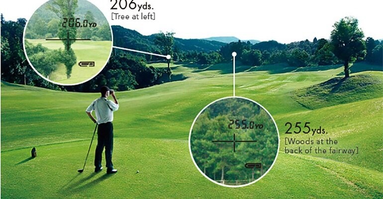 Ống nhòm đo khoảng cách được các golfer sử dụng trên sân golf